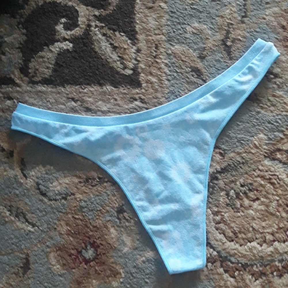 Pink VS thong - Picture 13 of 14
